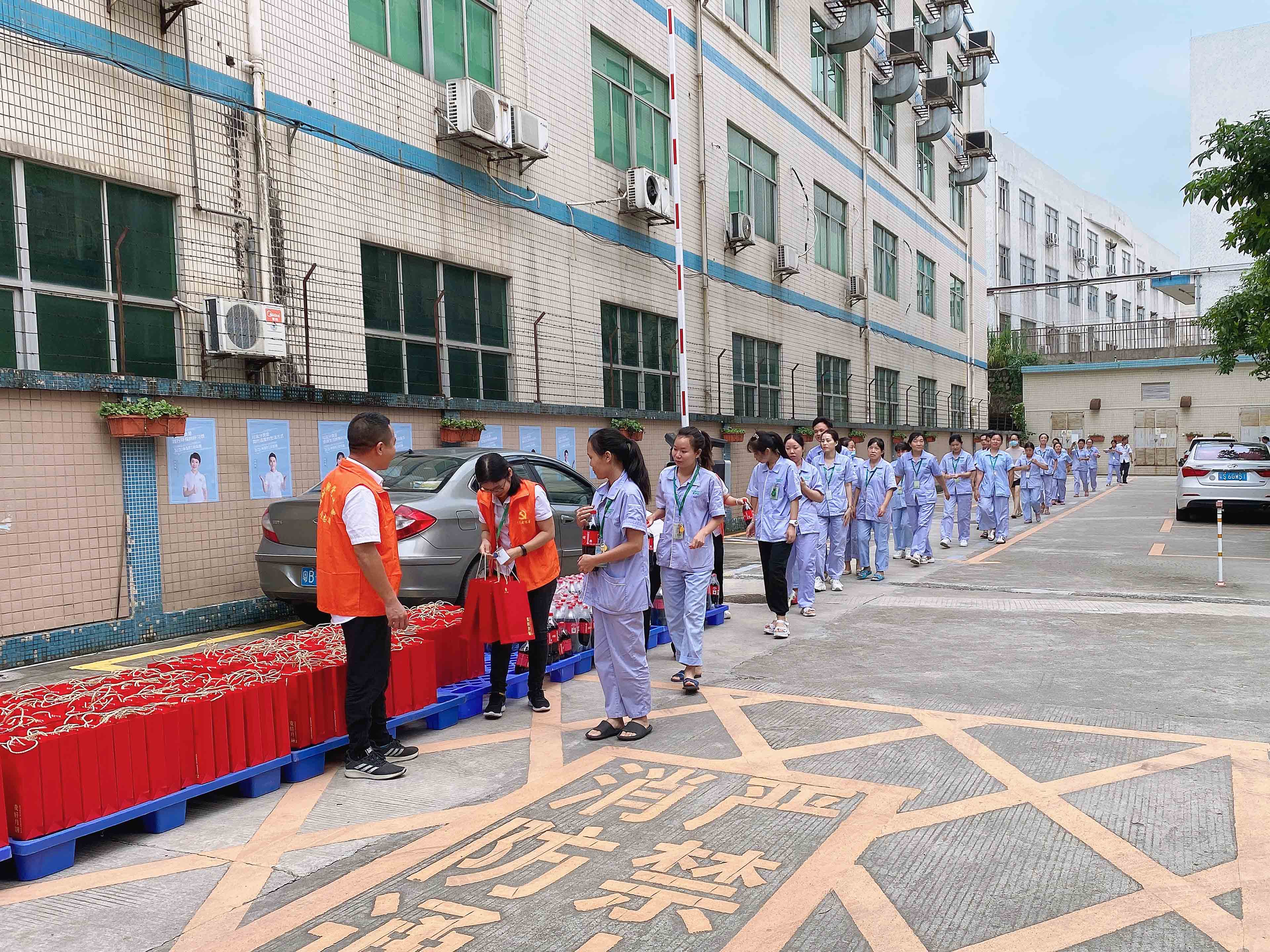 國慶中秋雙節(jié)同慶，雅香麗預祝大家度過一個平安祥和、喜慶歡樂的假期！